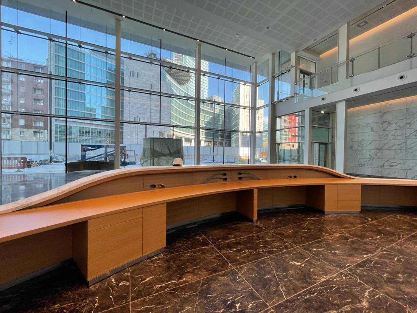 Receptiondesk Gioia 22 Italian Fit Out